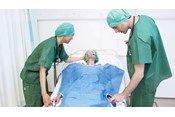 Patient dækket med BARRIER EasyWarm